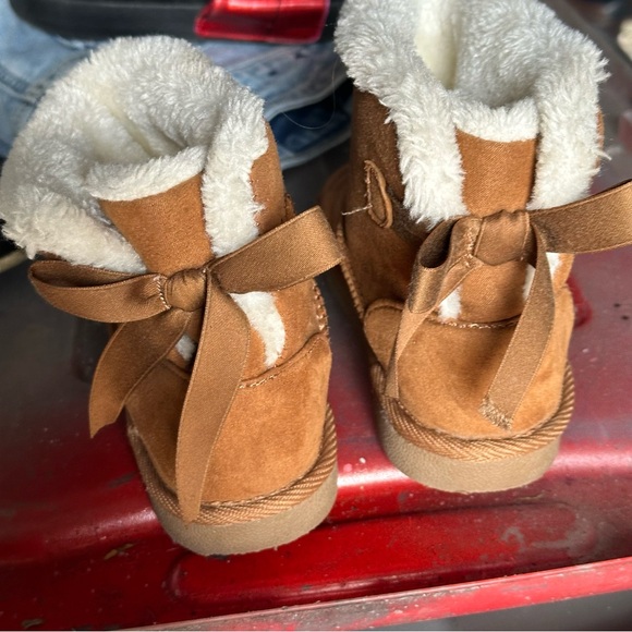 Girls Winter Boots - Picture 1 of 5